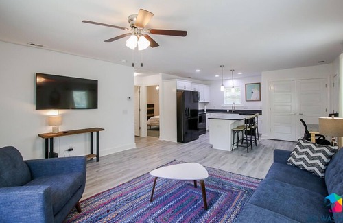 Pooler Casa | Perch*Cozy, Quiet Home Close to SAV, I-95 + Pets