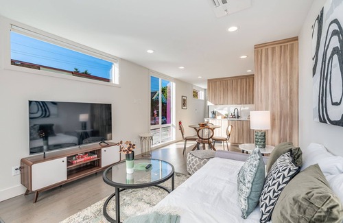 Fremont Casa | Perch - Dayton Dream: Cozy and Modern Home | Parking and City View