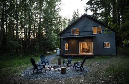 Paradise Estates Casa | Perch - Evergreen Cabin
