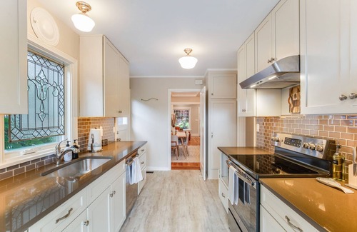 East Queen Anne Casa | Perch - Explore the heart of Queen Anne! A serene home just a short stroll from a lively district!