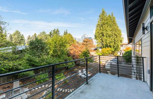 West Bellevue Casa | Perch - Private Room in Shared Home: Bellevue Splendor Birch Room