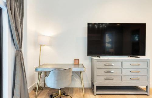 West Bellevue Casa | Perch - Private Room in Shared Home: Bellevue Splendor Birch Room