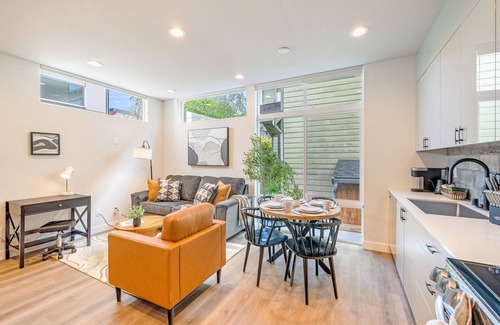 Squire Park Casa | Perch - Trendy hideaway near Seattle's heart. Take in the Mt Rainier views!