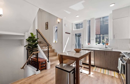 Broadway Casa | Perch - Urban Abode 22: Modern & Stylish Townhome; Heart of Capitol Hill