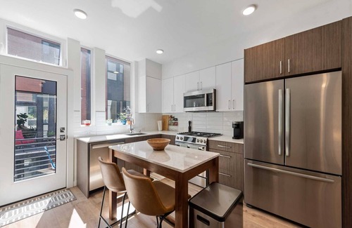 Broadway Casa | Perch - Urban Abode 22: Modern & Stylish Townhome; Heart of Capitol Hill