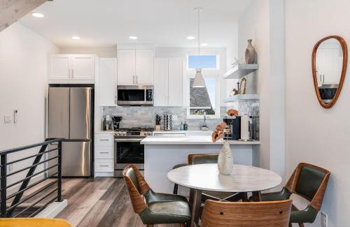 Fremont Casa | Perch - Woodland Suite