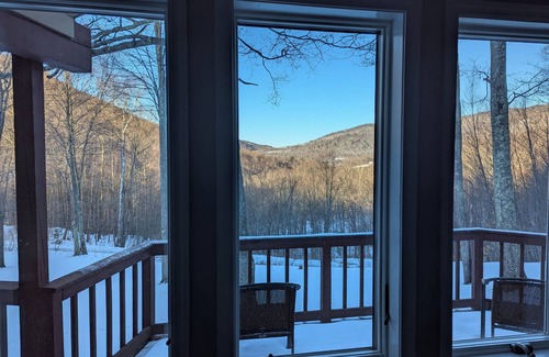 Sandgate Casa | Perched on a hill for amazing views, this is your next Vermont getaway.