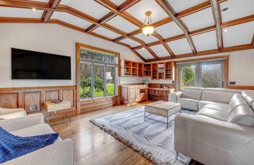 Mendocino Casa | Perched on the Bluff - Main Home