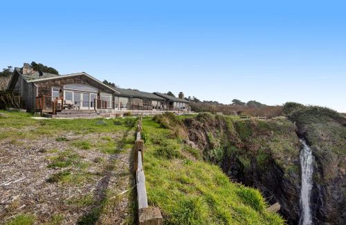 Mendocino Casa | Perched on the Bluff - Main Home & Studio Cottage