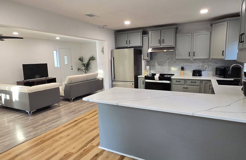 Ono Island Casa | Perdido Key Beach ! Spacious 3/2, kid-pet friendly, boatramp, kids park=5min