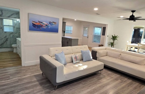 Ono Island Casa | Perdido Key Beach ! Spacious 3/2, kid-pet friendly, boatramp, kids park=5min