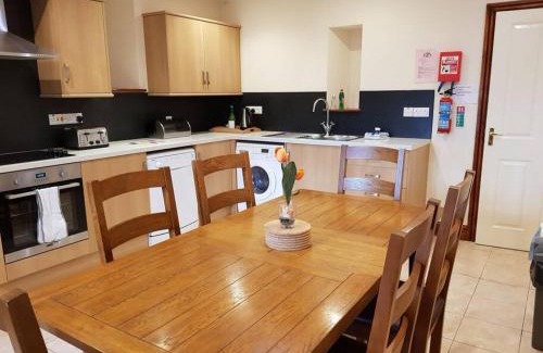 Llandovery Casa | Peregrine Stable Cottage