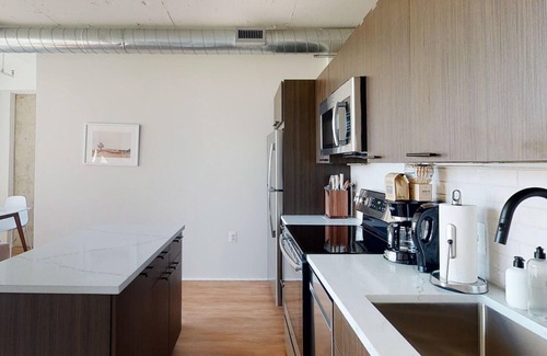 Eisenhower East Apartamento | Perfect 1BR at The Foundry Near Dtwn DC + Metro