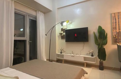 Tambo Apartamento | Perfect 1BR With Magnificant Bayview Garden View Near Okada, Solaire, Aiports, FREE PARKING