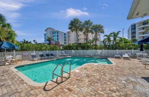 Indian Shores Apartamento | Perfect 2-bed 2-bath Townhome With 1390 Sq Ft And Garage By The Beach