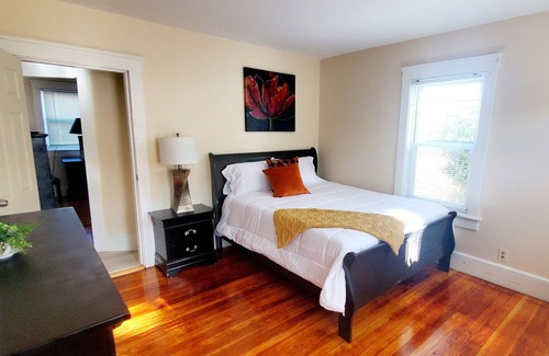 Sharon Casa | Perfect 2 bedroom,free parking 15min to Gillette stadium