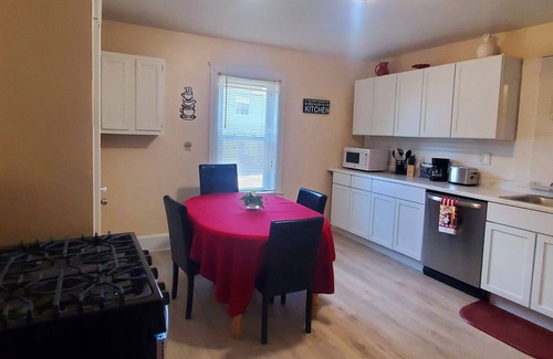 Sharon Casa | Perfect 2 bedroom,free parking 15min to Gillette stadium