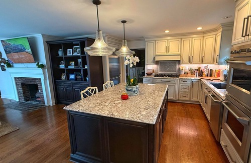 Glenview Casa | Perfect 3/4 Bedroom Home in Glenview Hills, Entertainers Dream inside and out!