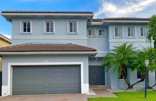 Country Walk Villa | Piscina climatizada en jardín privado, barbacoa, ubicación familiar en el sur de Miami
