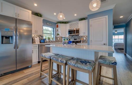 Bradenton Beach Casa | Perfect Beach Getaway with Bay Views & Boat Dock & Trailer Parking