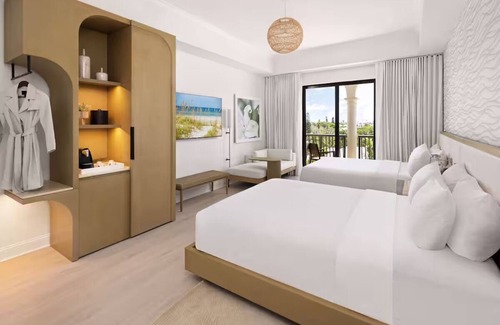 St. Pete Beach Hotel | Perfect Beach Getaway! Balcony, Outdoor Pool, Near Pass-A-Grille Dog Beach