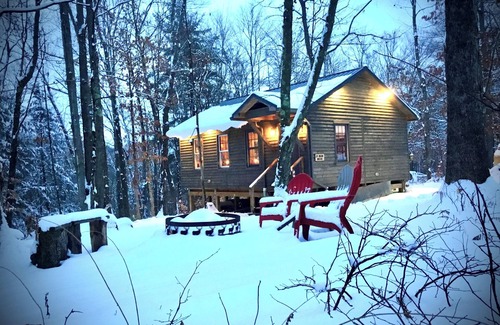 Benezette Cabina | Perfect Benezette Cabin. Nestled in the woods, yet close to attractions. .
