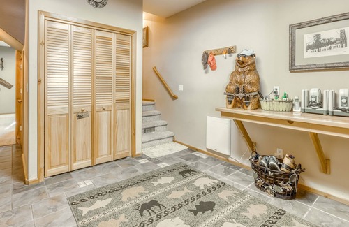 Serene Lakes Casa | Perfect cabin near the lake and slopes w/ pool table, wood stove, & free WiFi