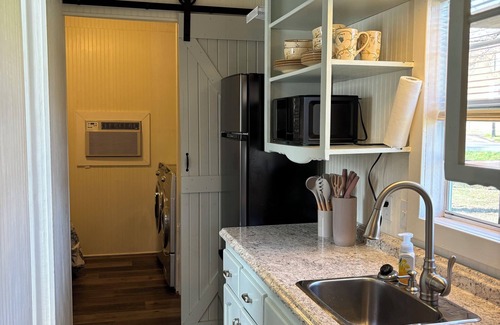 Calhoun Cabina | Perfect cabin with a pond! Peaceful place to fish, kayak or enjoy nature.