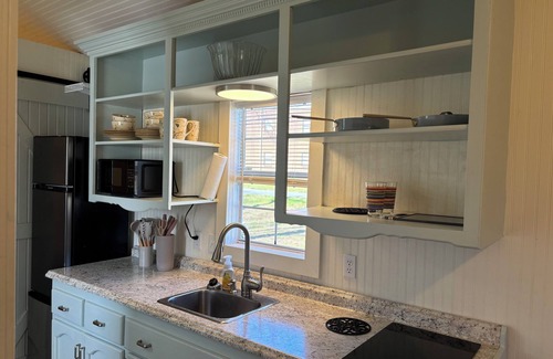Calhoun Cabina | Perfect cabin with a pond! Peaceful place to fish, kayak or enjoy nature.
