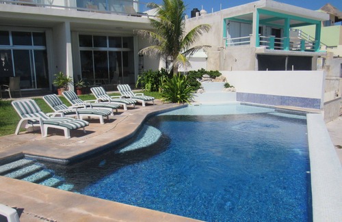 Centro - Supmza 001 Villa | Perfecta ubicación central, además de impresionantes vistas al océano con una piscina frente al mar!