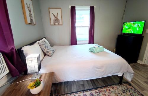 Noblesville Casa | Perfect Combo of Charm & Comfort- 2Bedroom Home
