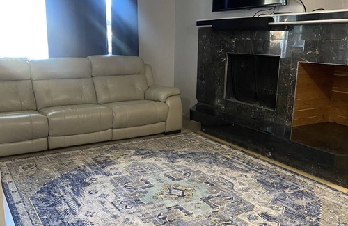 Airport Heights Community Council Condominio | Perfect Condo in the UMED District