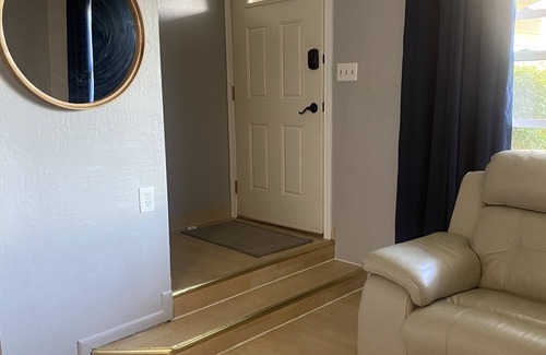 Airport Heights Community Council Condominio | Perfect Condo in the UMED District