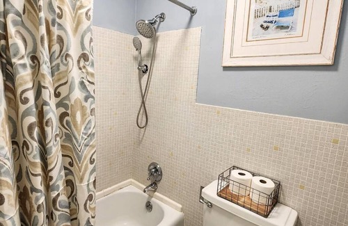 Mid America Apartamento | Perfect Couples Retreat - close to all amenities