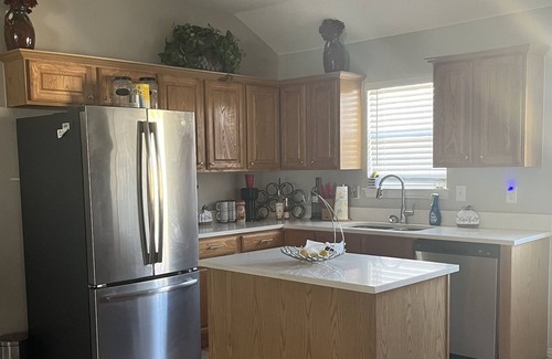 Southwest Arlington Casa | Perfect DFW LOCATION! Family-Sized with Large office space, game room