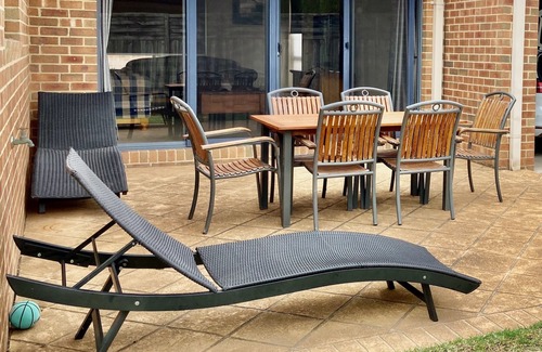 Rosebud Villa | Perfect Family Getaway - Walk to everything