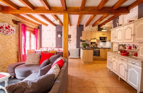 Limeuil Cabaña | Casa rural renovada con jardín, juegos, terraza y Wifi, cerca de Bugue y Limeuil