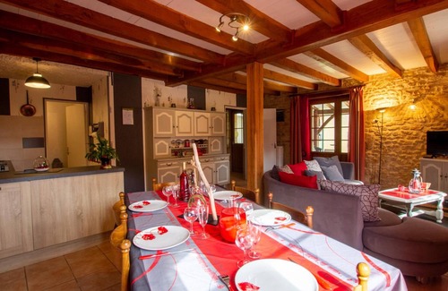 Limeuil Cabaña | Casa rural renovada con jardín, juegos, terraza y Wifi, cerca de Bugue y Limeuil