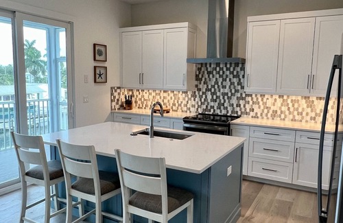 Saint James City Casa | PERFECT FAMILY GETAWAY - 3 Bedroom/2 1/2 Bath with 60' Boat Dock & Private Pool