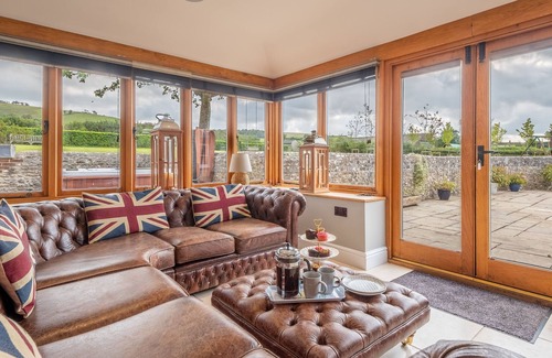 Sydling St Nicholas Casa | Perfect for a large family or friends gathering for special celebrations and holidays, Ham Farm has