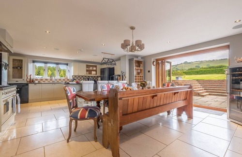 Sydling St Nicholas Casa | Perfect for a large family or friends gathering for special celebrations and holidays, Ham Farm has