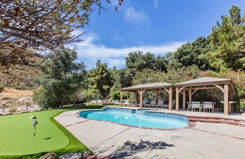 Lake Elsinore Casa | Perfecto para la escapada de grupos pequeños o 2 familias que desean permanecer bajo un mismo techo