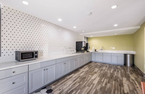 Lovington Hotel | Perfect for Budget Conscious Traveler | 4 Rooms w/ Free Parking