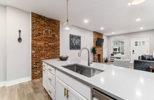 Livingston Park Casa | 10) Perfect for companies!