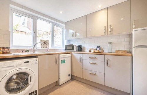 Exeter Casa | Perfect for contractors and families!