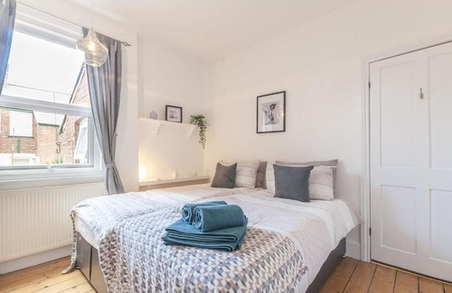 Exeter Casa | Perfect for contractors and families!