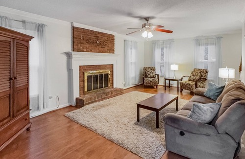 Greensboro Casa | Perfect for Extended Stays! Spacious 4-bedroom, Great Location!
