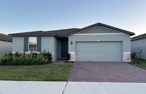 Haines City Casa | Perfect for Families! 4BR Home Close to Disney & LEGOLAND – Peaceful Location