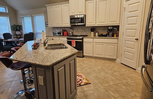 Houston Casa | Perfect for families, near Houston, Medical Center, NASA, Gulf Coast! Pets OK.