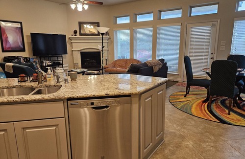 Houston Casa | Perfect for families, near Houston, Medical Center, NASA, Gulf Coast! Pets OK.